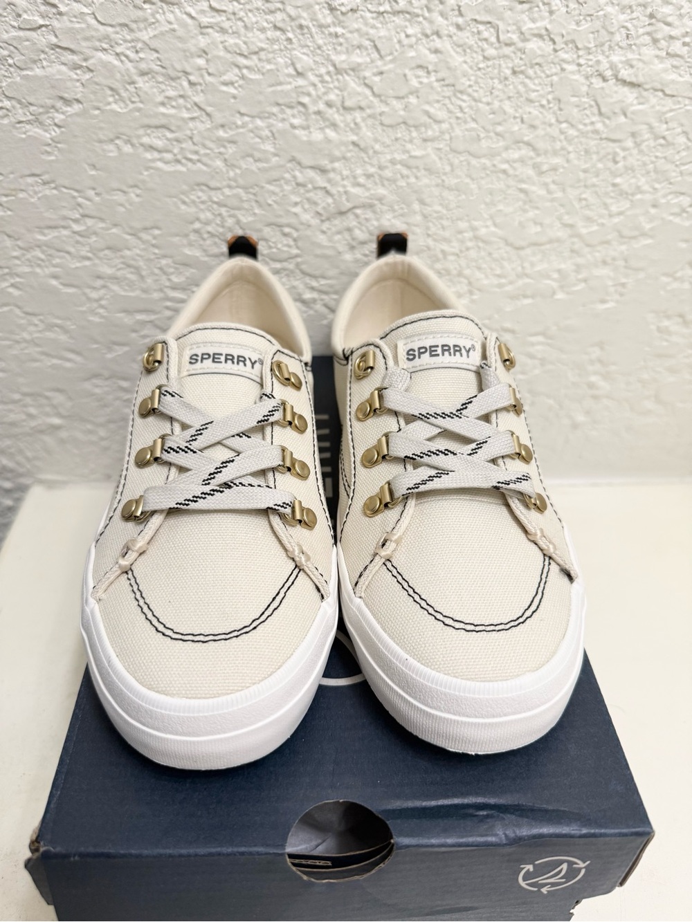 Sperry Cream Canvas Boat-Style Sneakers with Gold Eyelets Womens Size 5.5